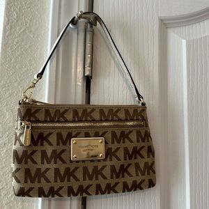 Like new Michael Kors small purse